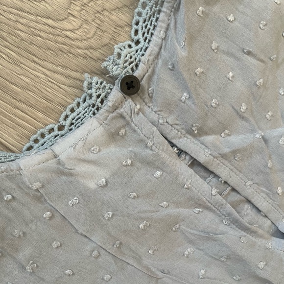 Gap Sleeveless Blouse - Picture 3 of 3